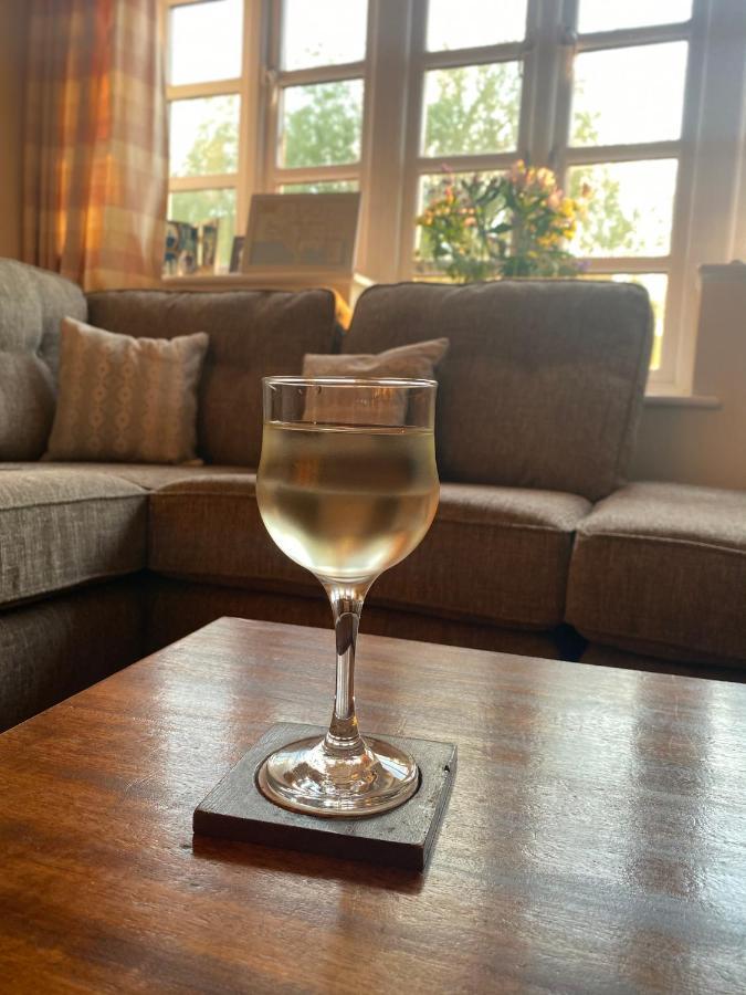 Relaxing Townhouse In The Heart Of Bridport Villa Eksteriør bilde